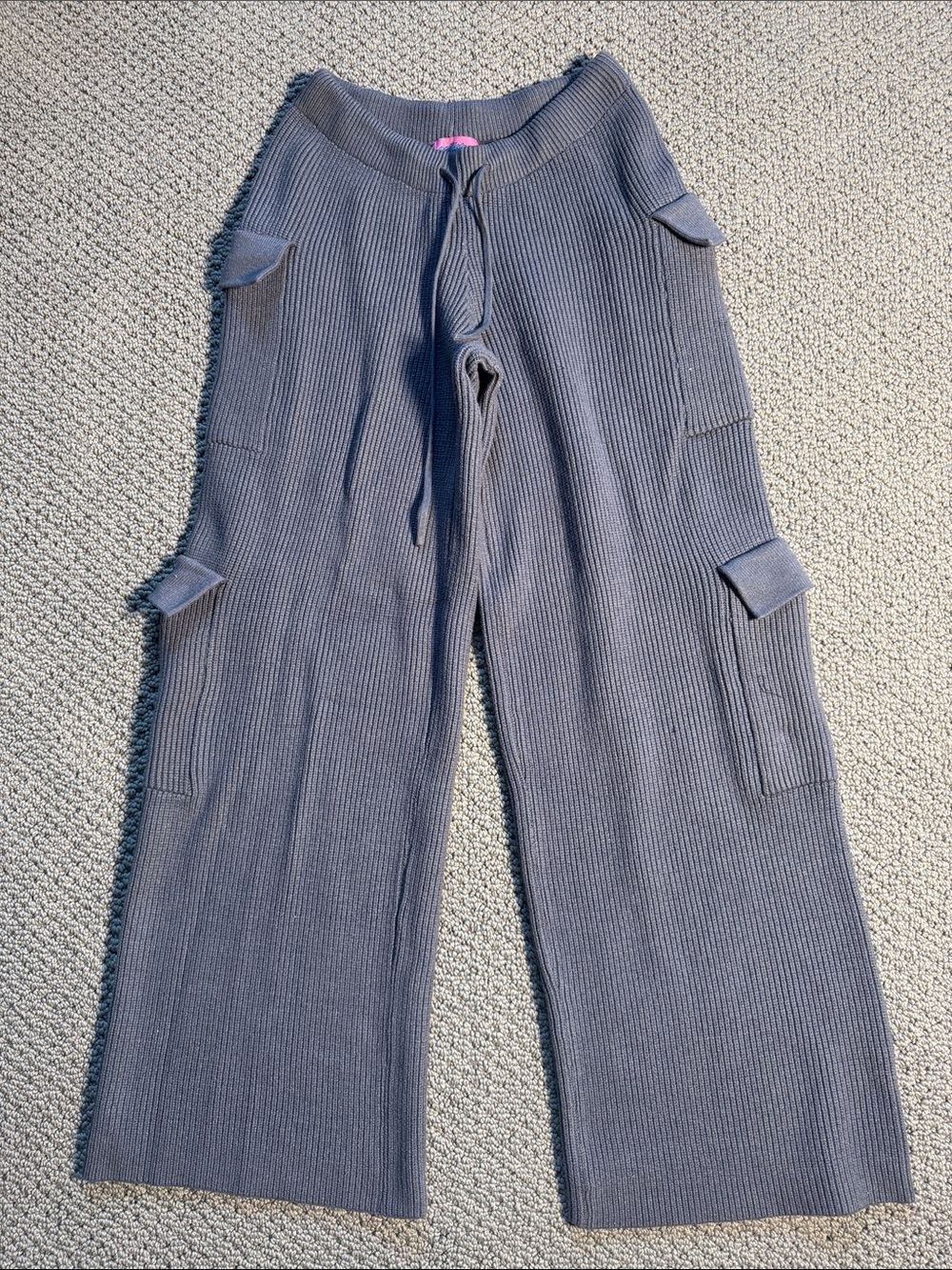 Edikted Ribbed Wide-Leg Cargo Knit Pants in Charcoal Gray- Small
